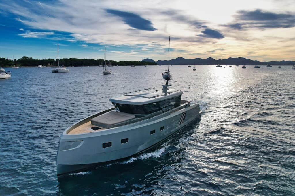 glacier 48 motor yacht